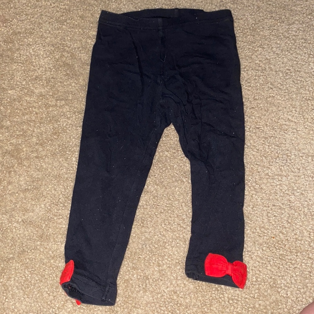 🔥lowest price!🔥 Carters Black Leggings with Red Bow on Ankles 24M